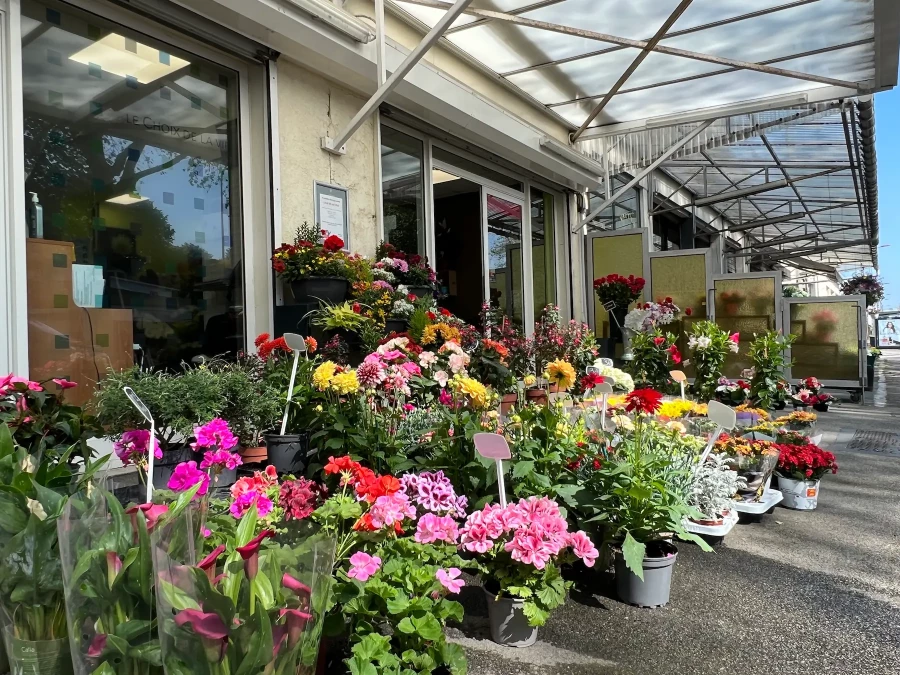 Les Pompes Funèbres Carel Lacroix misent aussi sur les fleurs